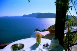 Canon EOS 750 Fully Auto SLR 35mm Film Camera with 35mm-105mm Zoom Lens