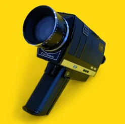 Chinon 672 Auto Zoom Super 8 Movie Cine Camera with Original Case