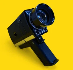 Chinon 672 Auto Zoom Super 8 Movie Cine Camera with Original Case