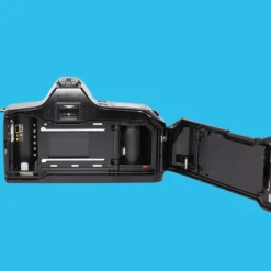 Minolta Dynax 3000i Automatic 35mm SLR Film Camera with Auto Zoom Lens