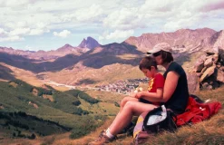 Minolta Dynax 500si Automatic SLR 35mm Film Camera with Auto Zoom Lens