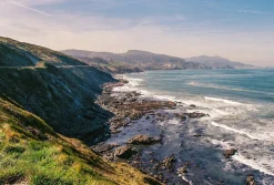 Minolta Dynax 500si Automatic SLR 35mm Film Camera with Auto Zoom Lens