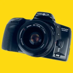 Minolta Dynax 500si Automatic SLR 35mm Film Camera with Auto Zoom Lens