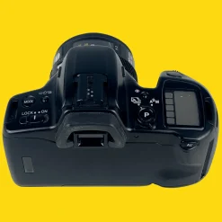 Minolta Dynax 500si Automatic SLR 35mm Film Camera with Auto Zoom Lens