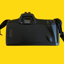 Minolta Maxxum 3xi Automatic 35mm SLR Film Camera with Auto Zoom Lens