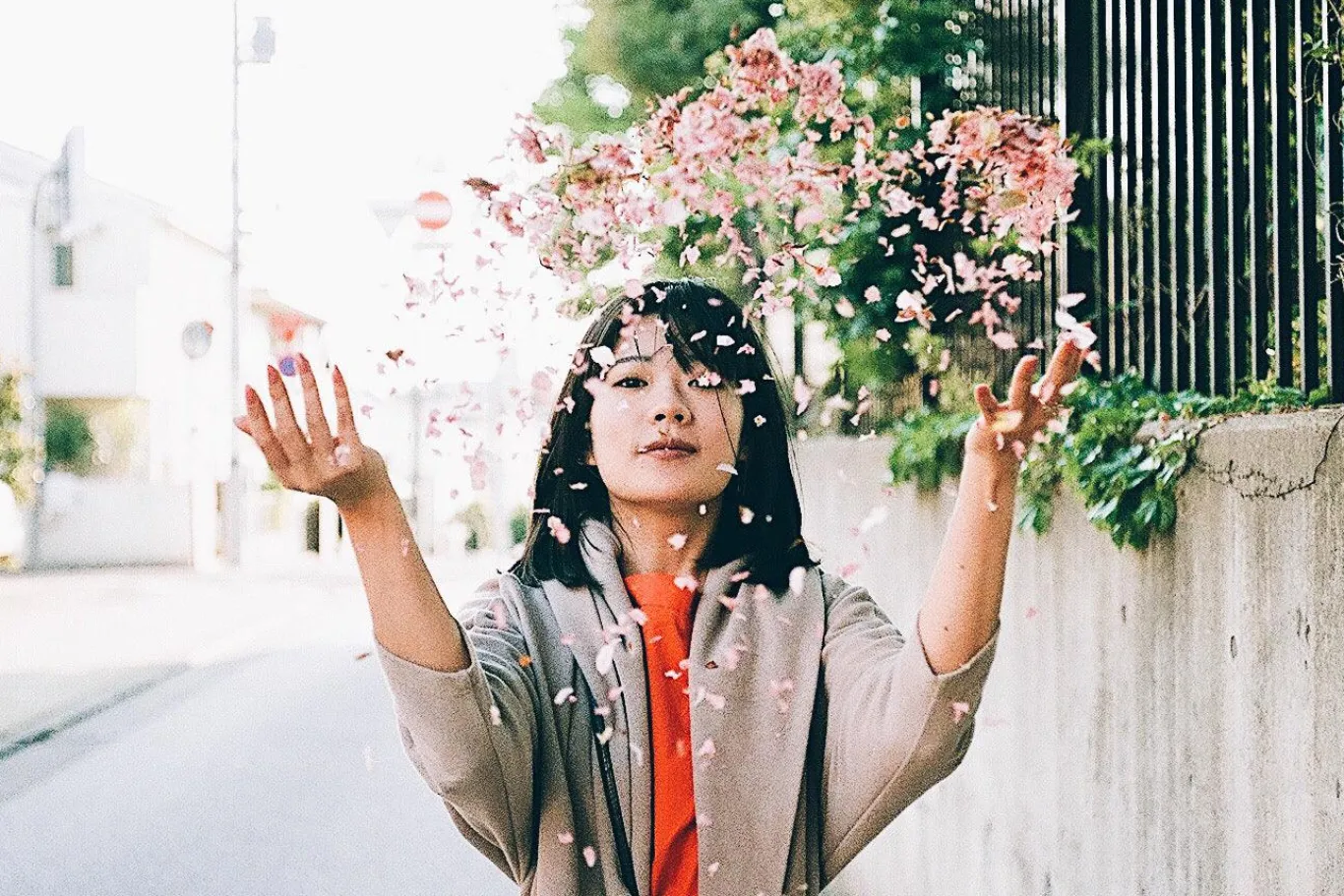 Olympus OM2 Vintage 35mm SLR Film Camera with f/1.8 50mm Prime Lens