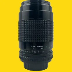 Pentacon Macro 70-210mm f/4-f/5.6 Lens
