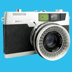 Petri - 7S. 35mm Rangefinder With 45mm F2.8 Lens