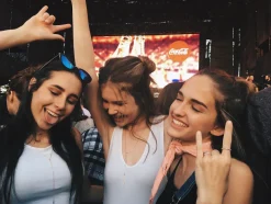 Retro VIBE 35mm Film Camera Reusable Point And Shoot - Pink