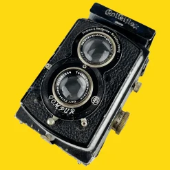 Rollieflex Old Standard 621 With 75mm F3.8 Lens. TLR 6X6 Medium Format Film Camera.